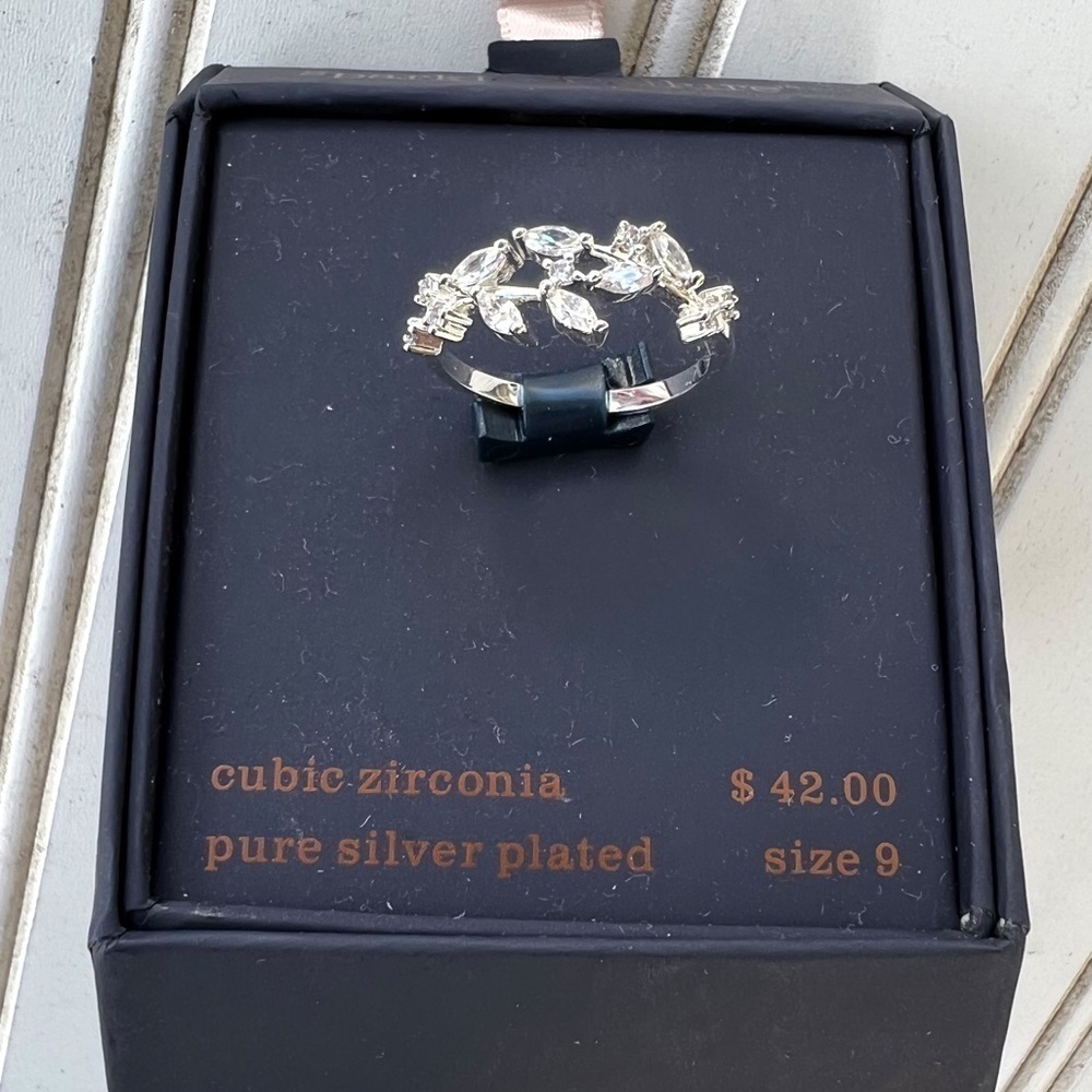 Sparkle Allure Ring Size 9 Cubic Zirconia Pure Silver Plated Vine Design